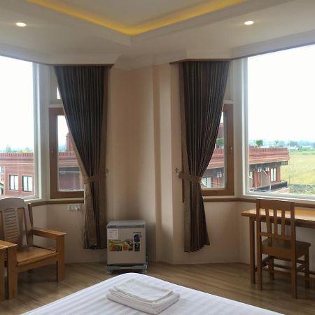 Five One Star Hotel Nyaung Shwe Buitenkant foto