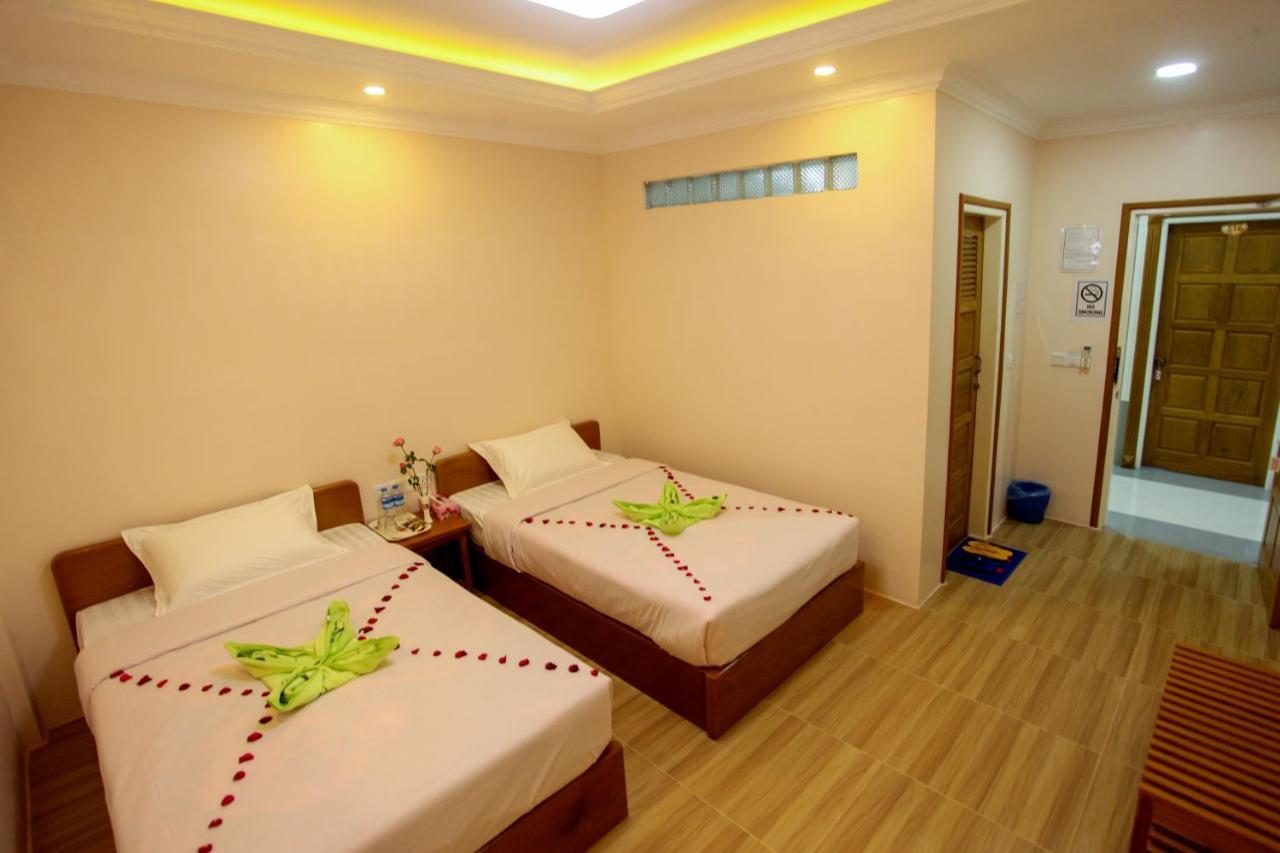 Five One Star Hotel Nyaung Shwe Buitenkant foto
