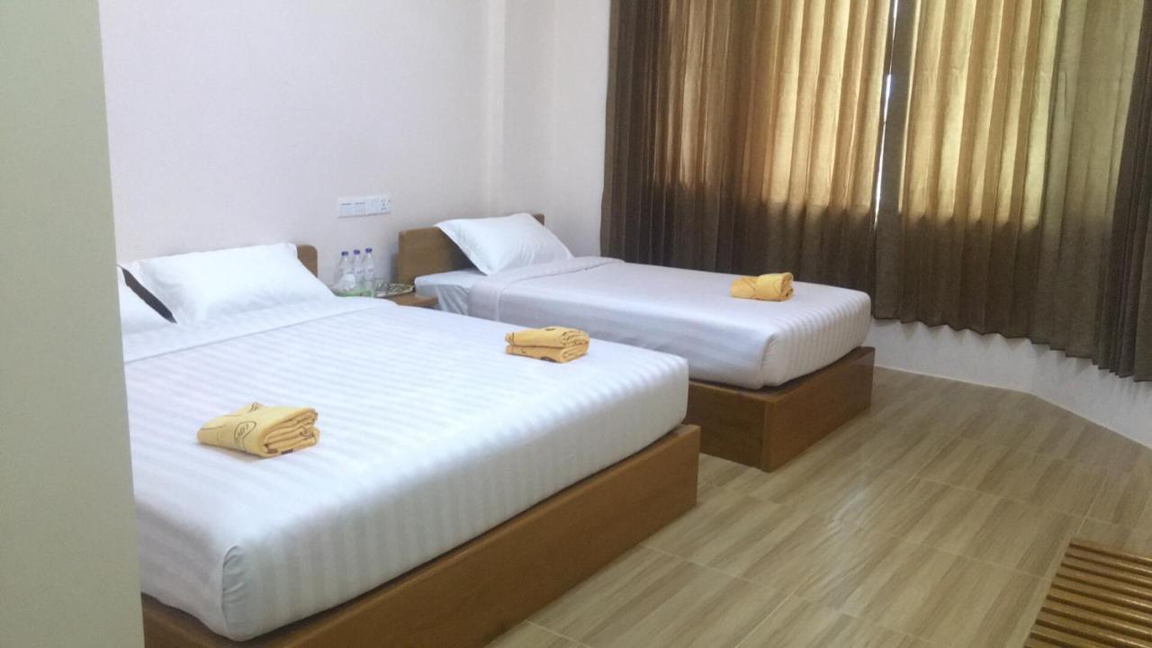 Five One Star Hotel Nyaung Shwe Buitenkant foto