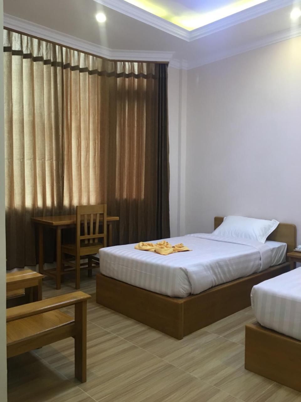 Five One Star Hotel Nyaung Shwe Buitenkant foto