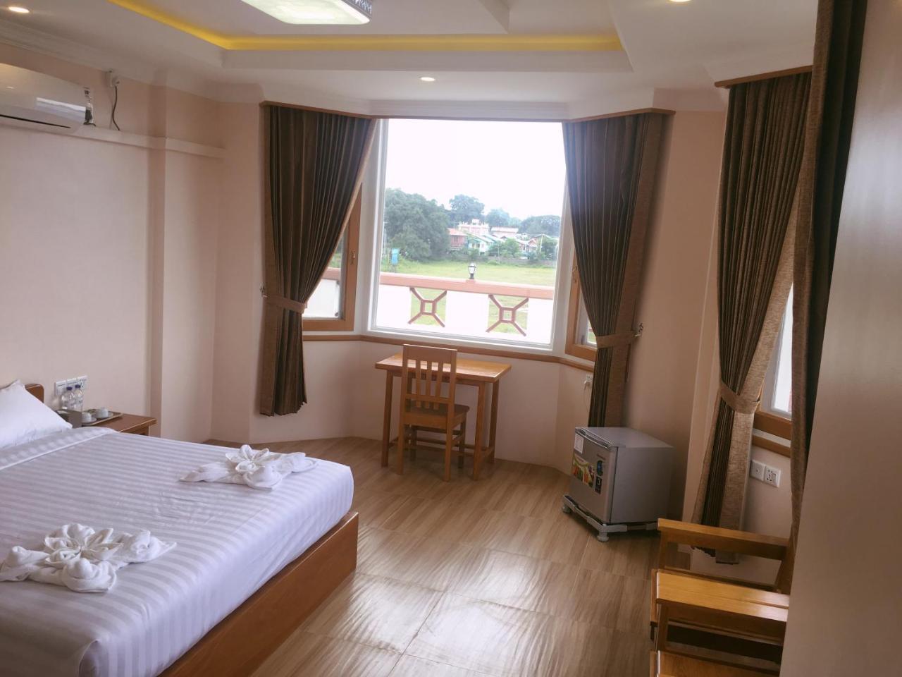 Five One Star Hotel Nyaung Shwe Buitenkant foto
