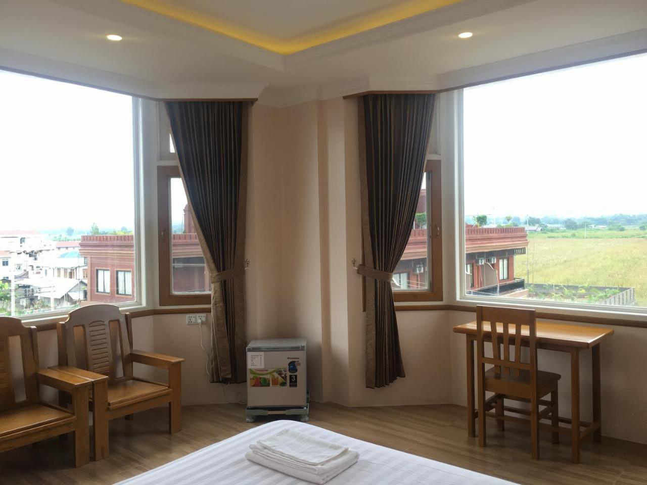Five One Star Hotel Nyaung Shwe Buitenkant foto