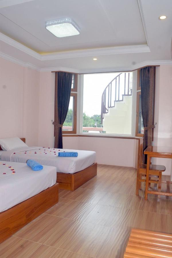 Five One Star Hotel Nyaung Shwe Buitenkant foto